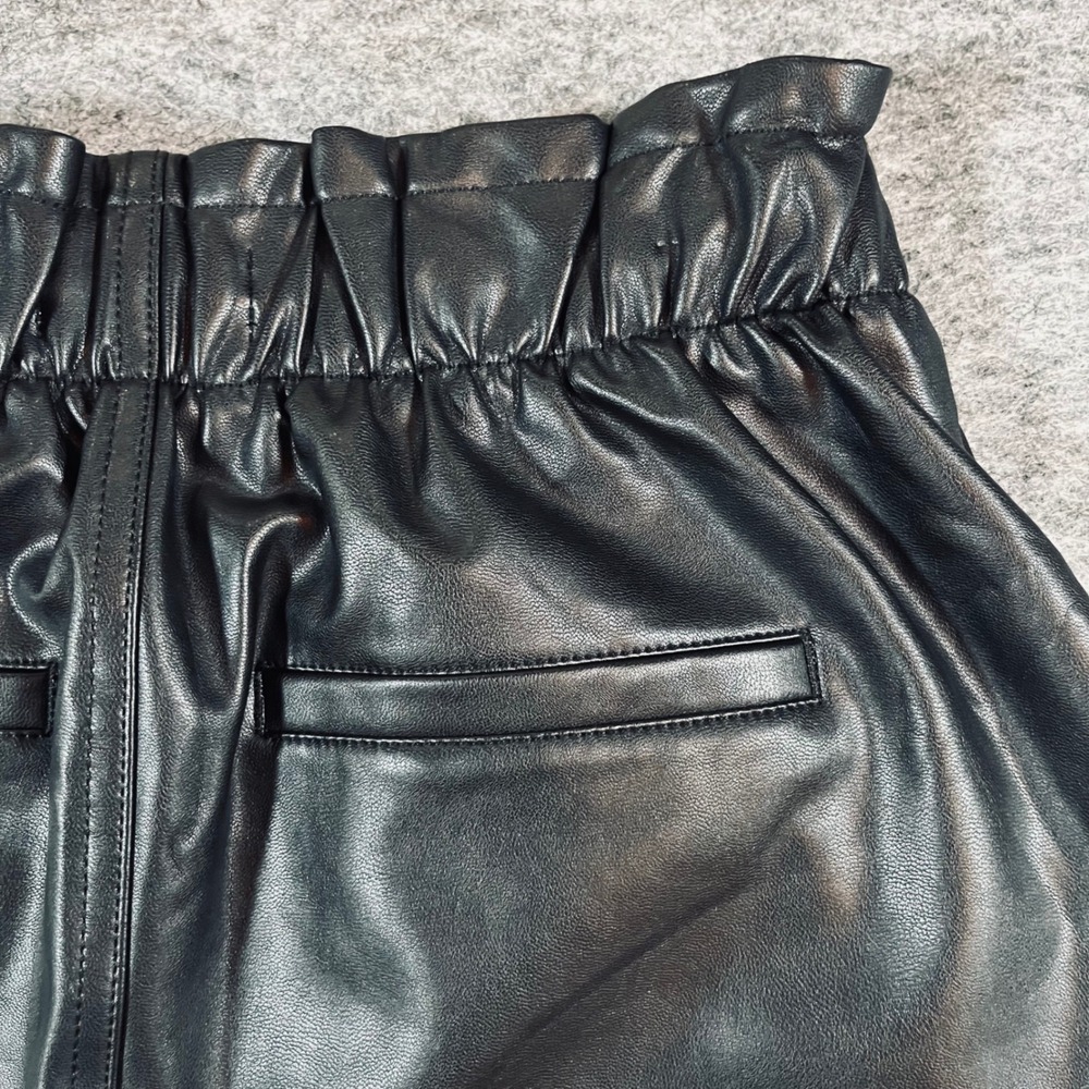 Abercrombie & Fitch Vegan Leather Pants Womens M Black Paperbag‎ Waist Edgy Chic - Picture 6 of 11
